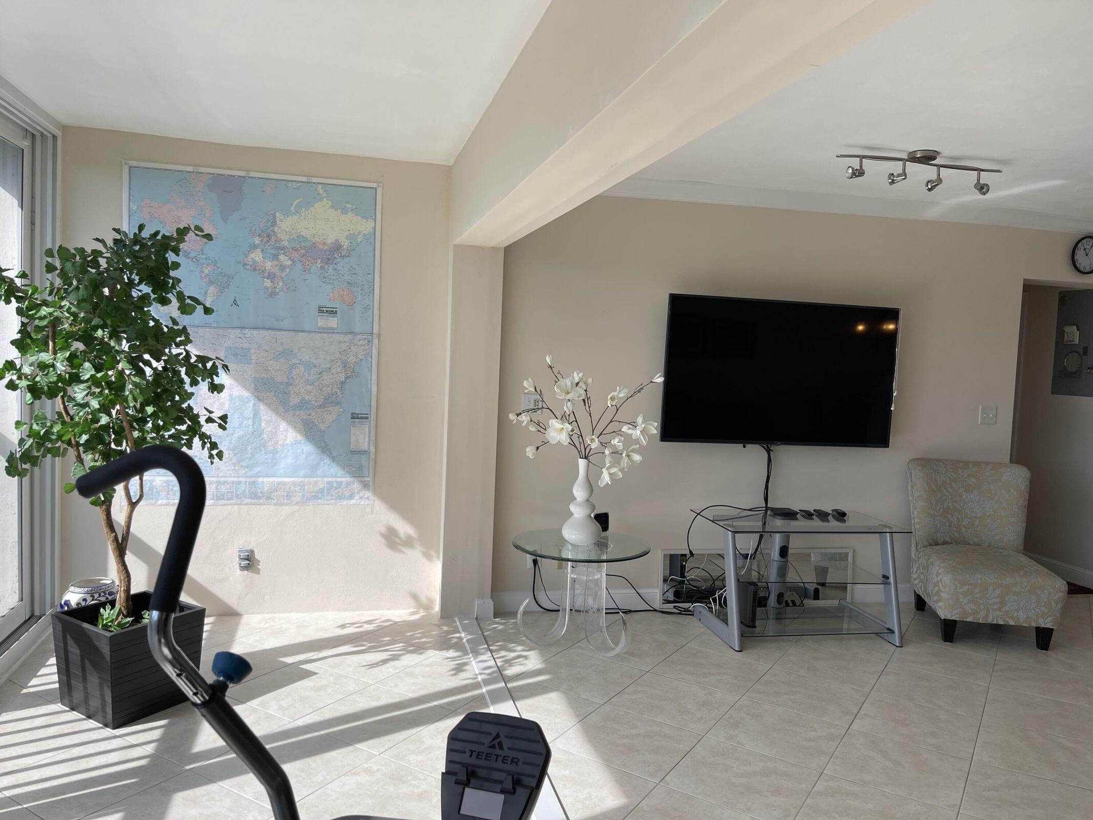 FAIRWAYS CONDO - Residential