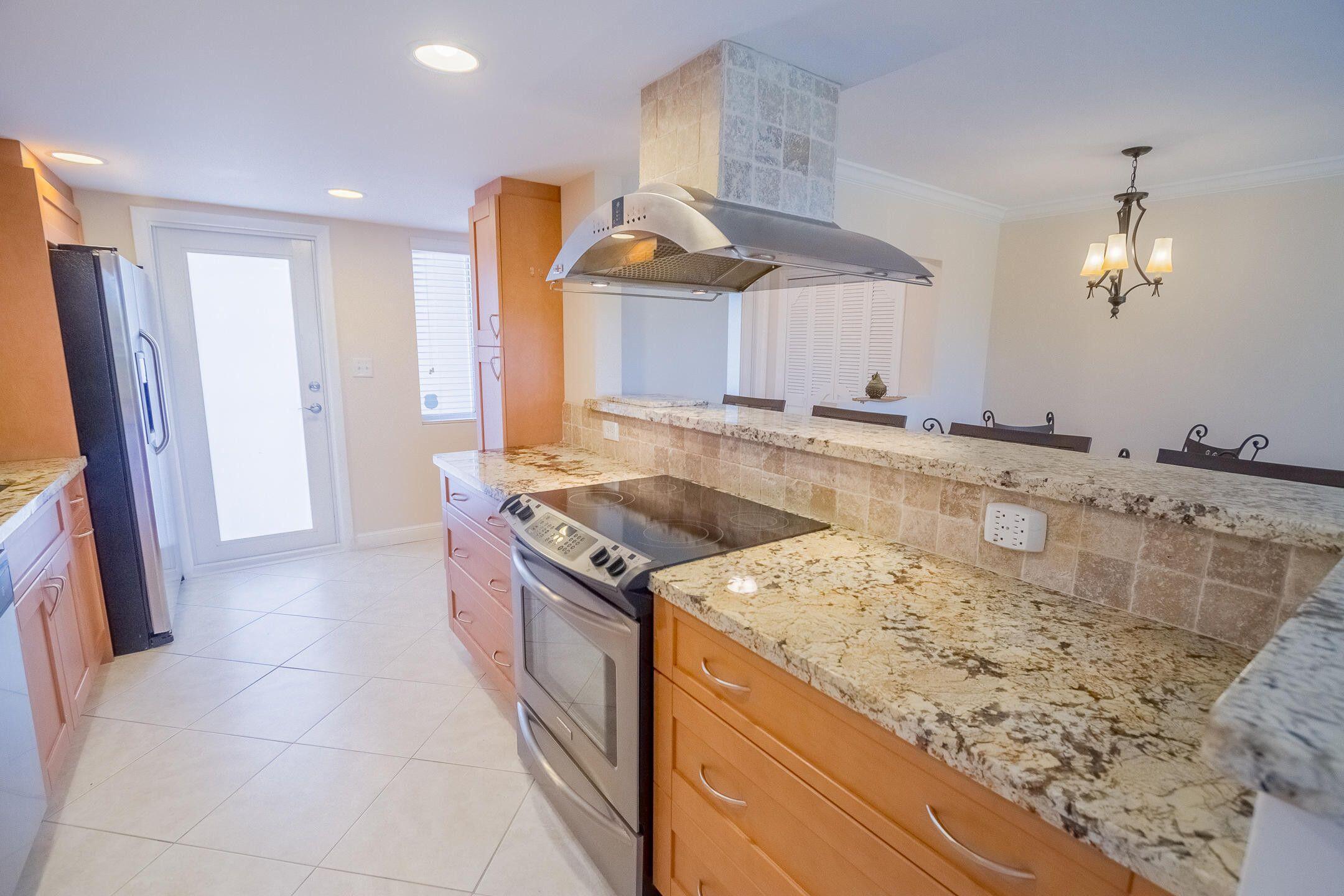 FAIRWAYS CONDO - Residential