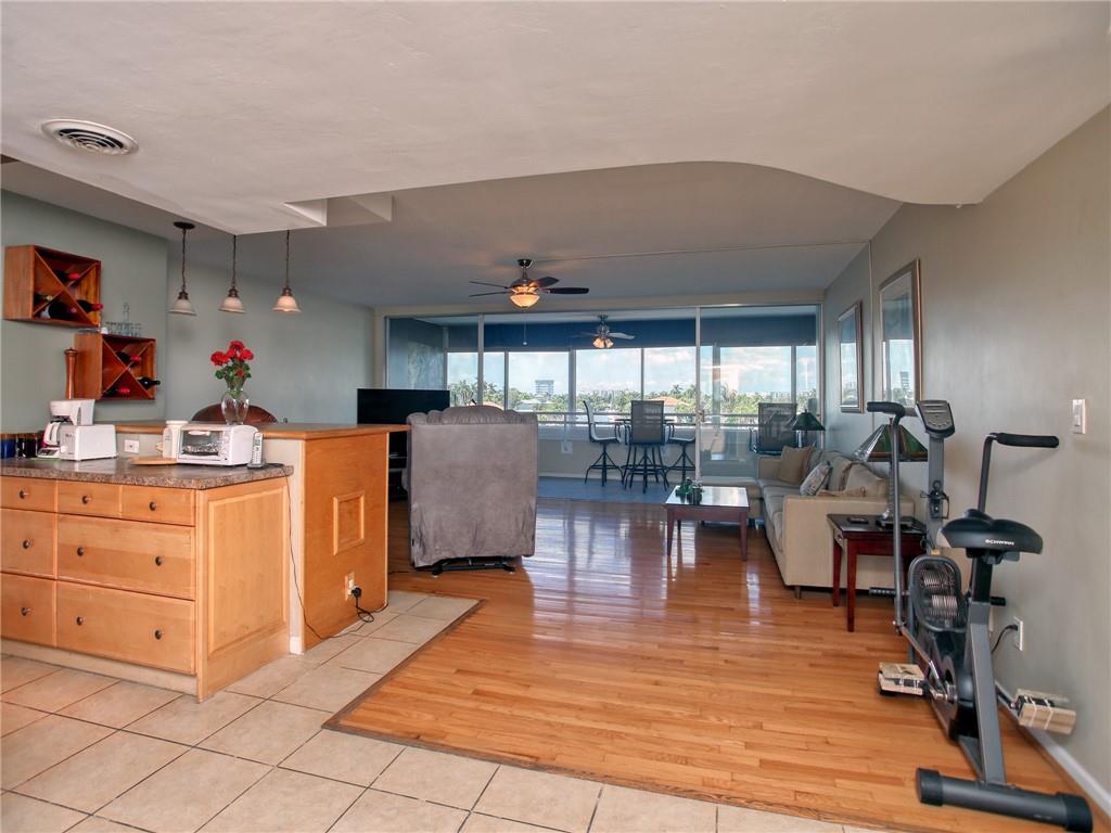 HARBOR HOUSE - Residential
