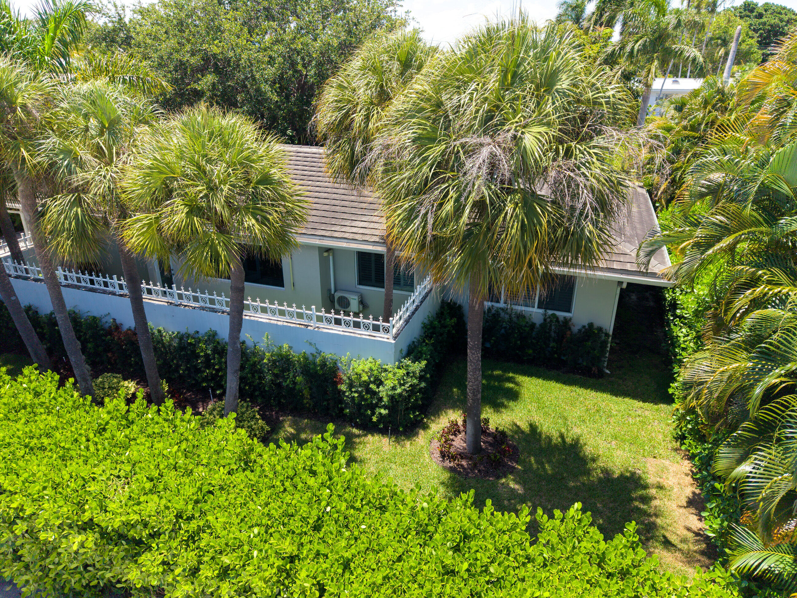HARBOR BEACH - Residential Lease
