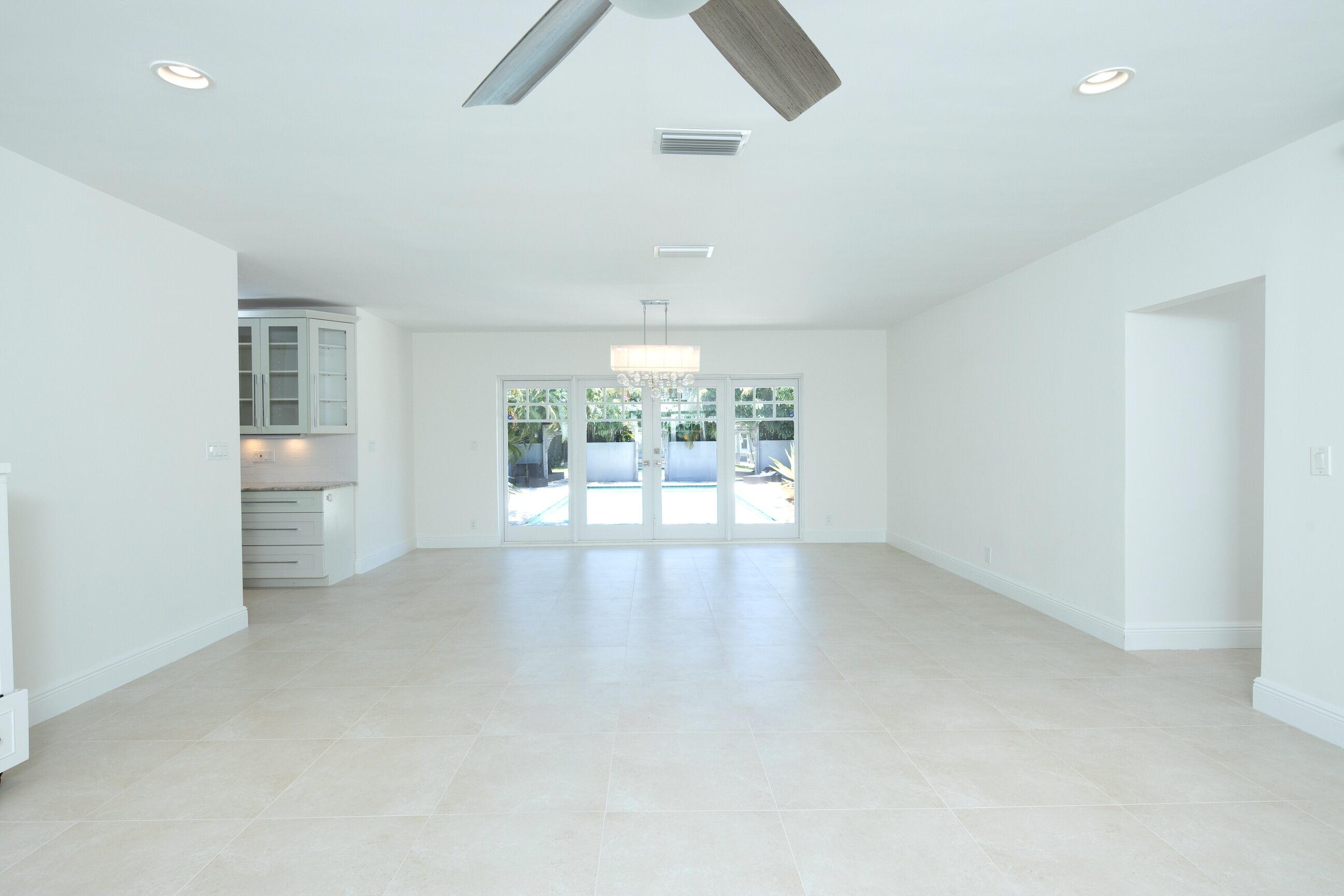 HARBOR BEACH - Residential Lease