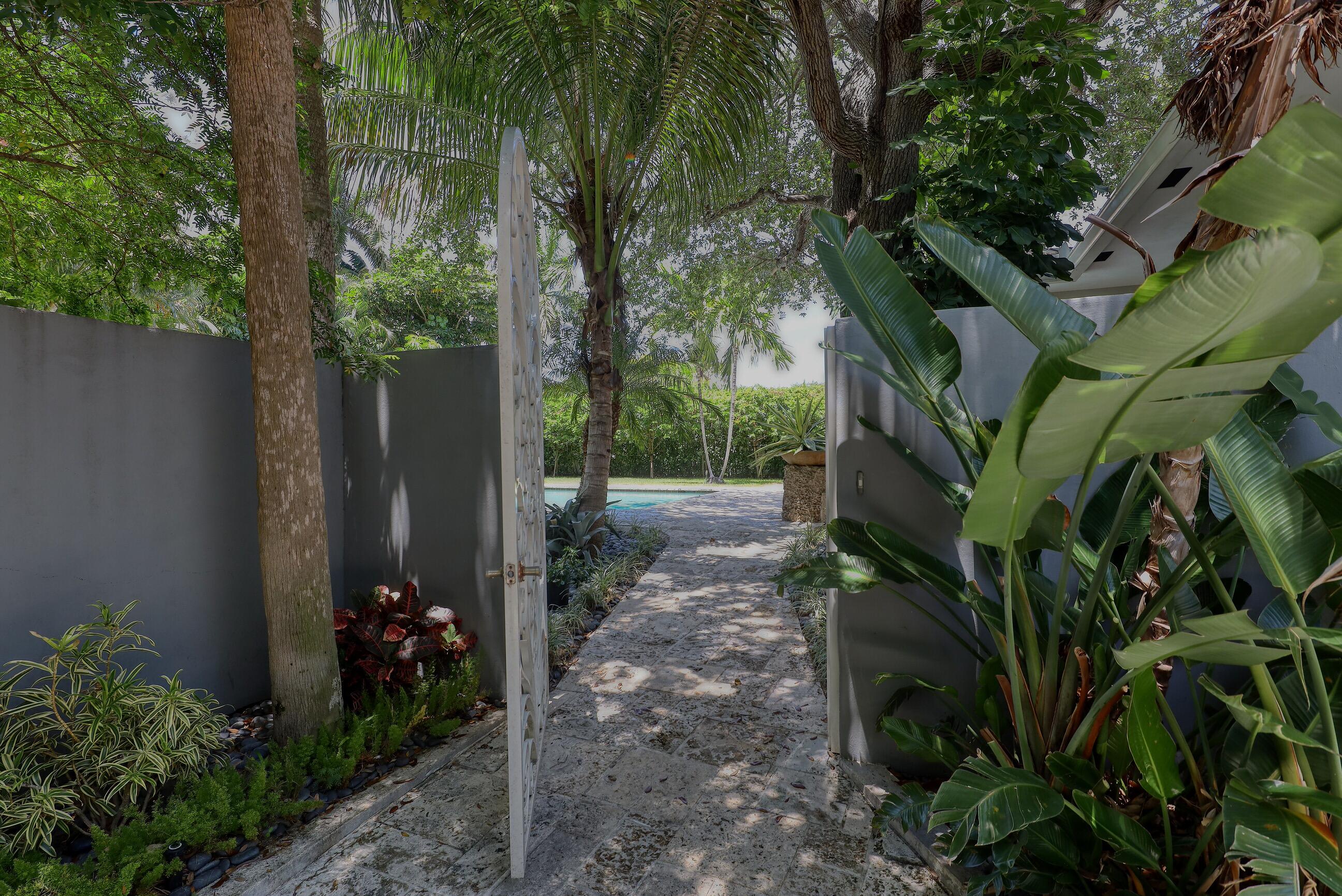 HARBOR BEACH - Residential Lease