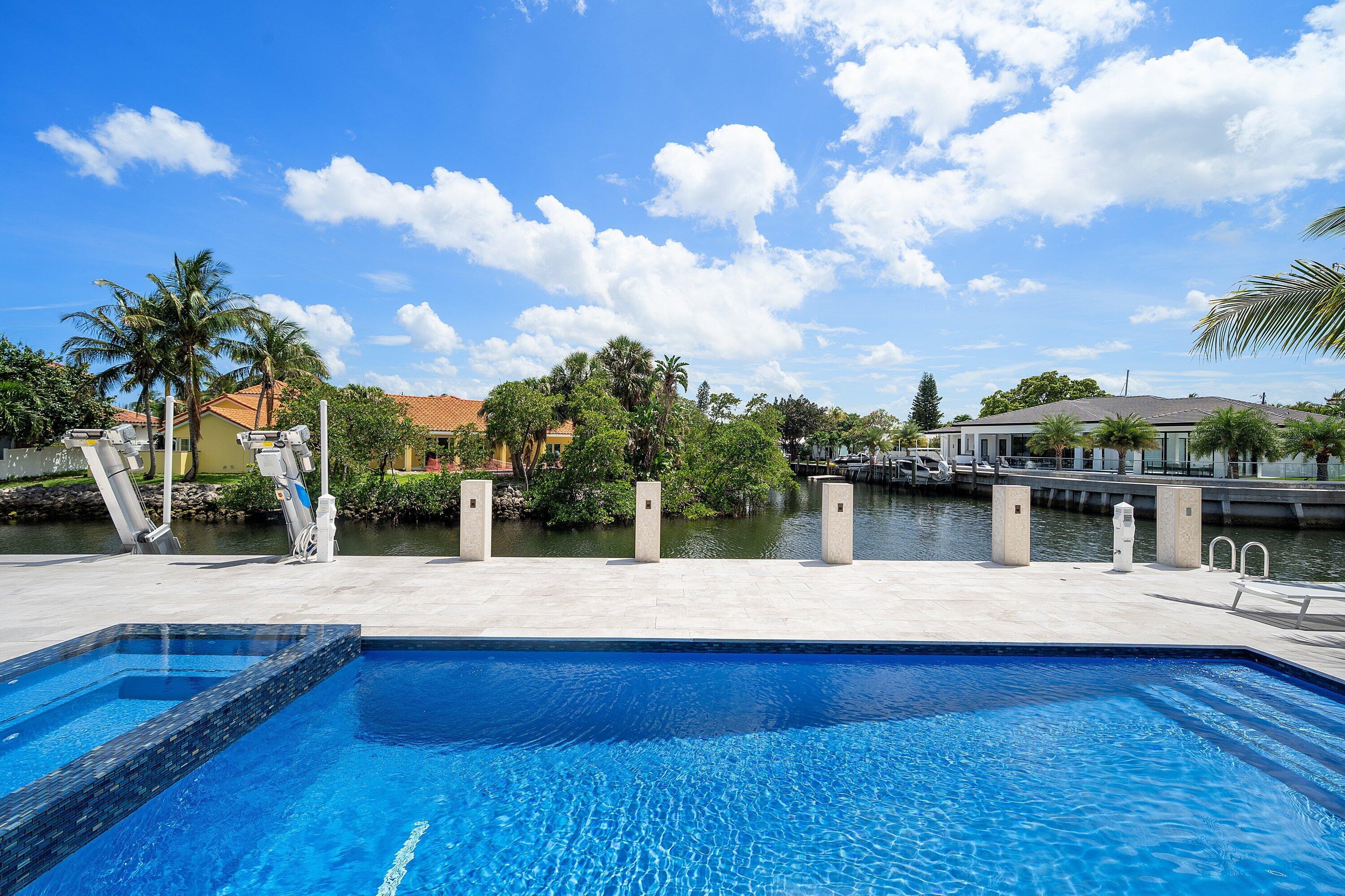 CARIBBEAN KEYS - Residential