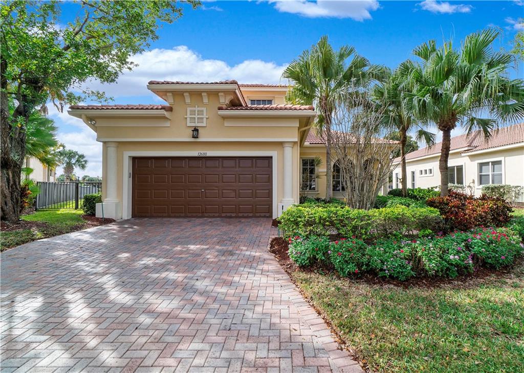 HERON BAY - HERON COVE - Residential