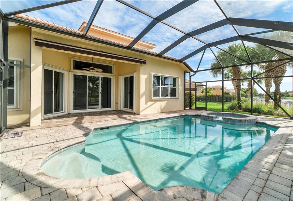 HERON BAY - HERON COVE - Residential