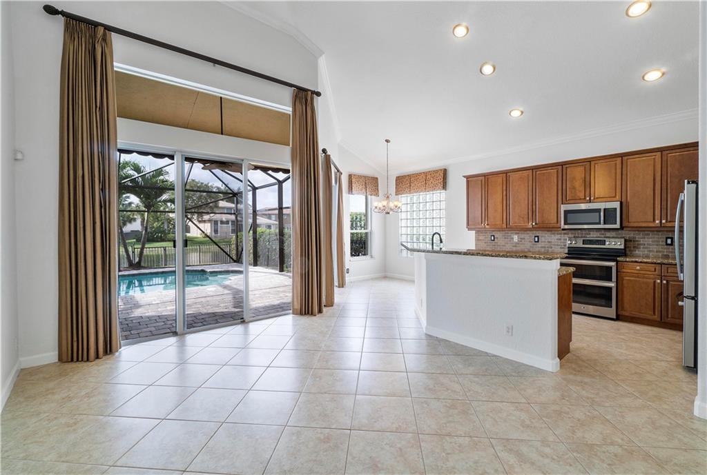HERON BAY - HERON COVE - Residential