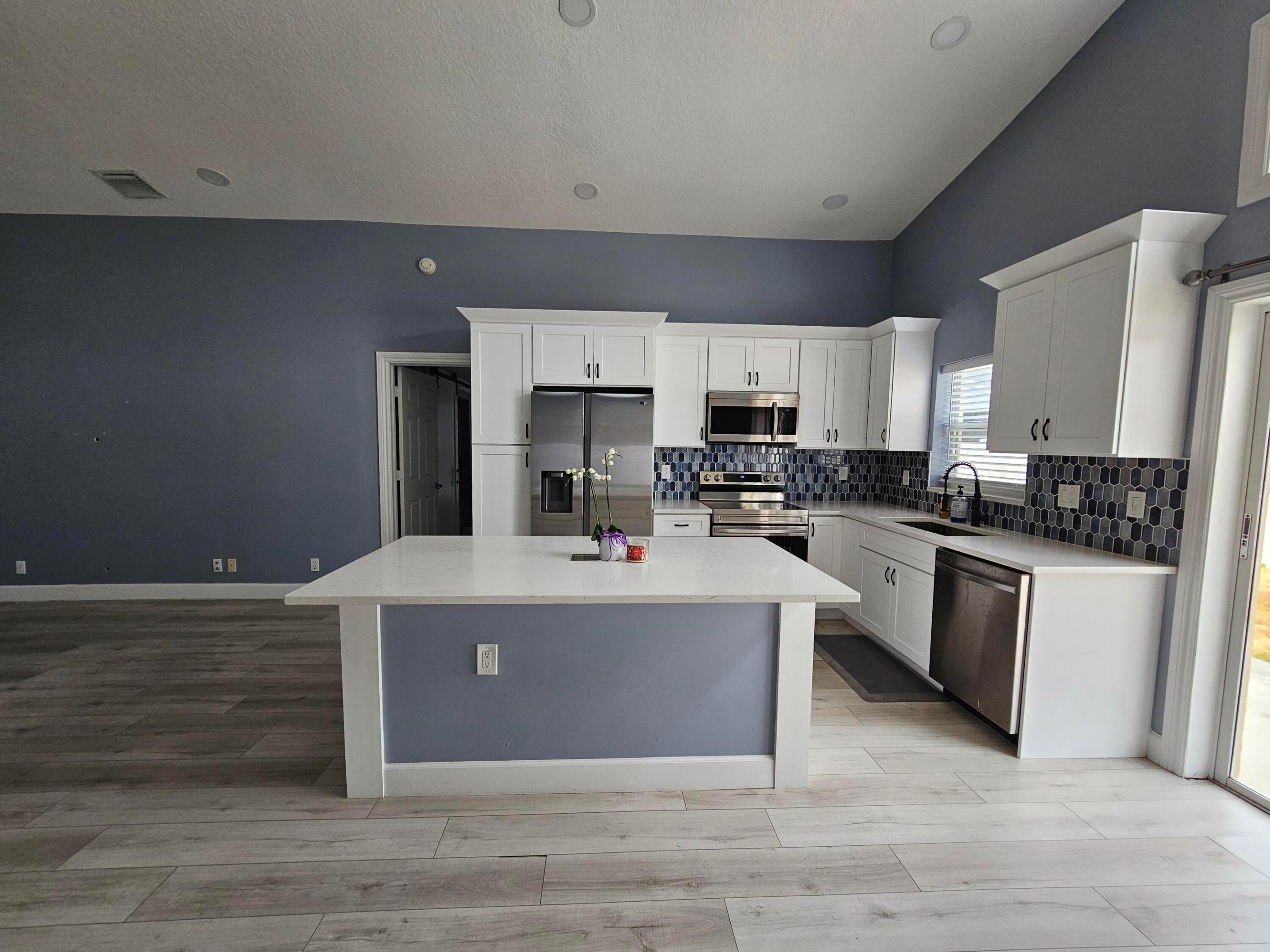 NORTH PALM BEACH HEIGHTS - Residential Lease