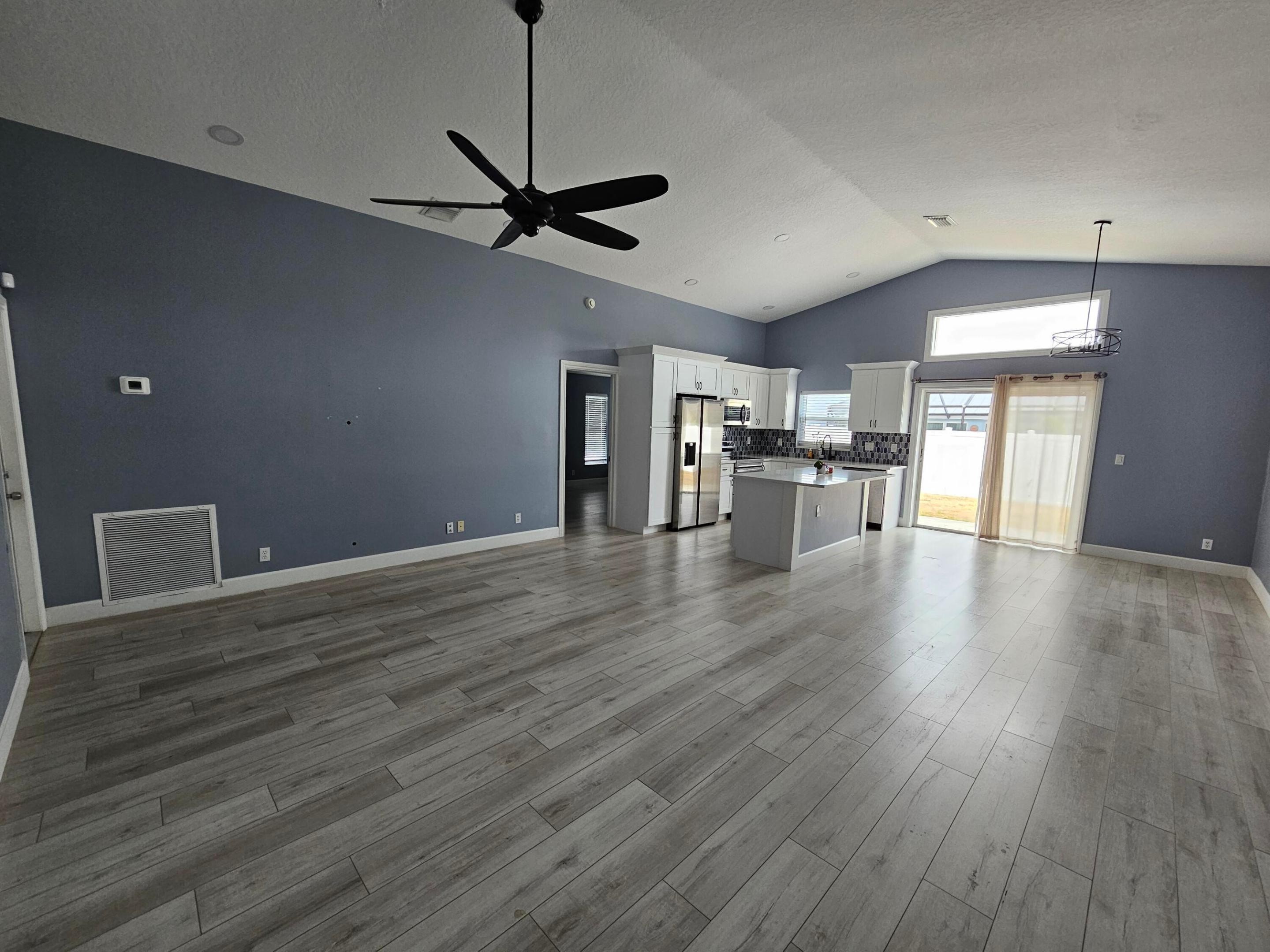 NORTH PALM BEACH HEIGHTS - Residential Lease