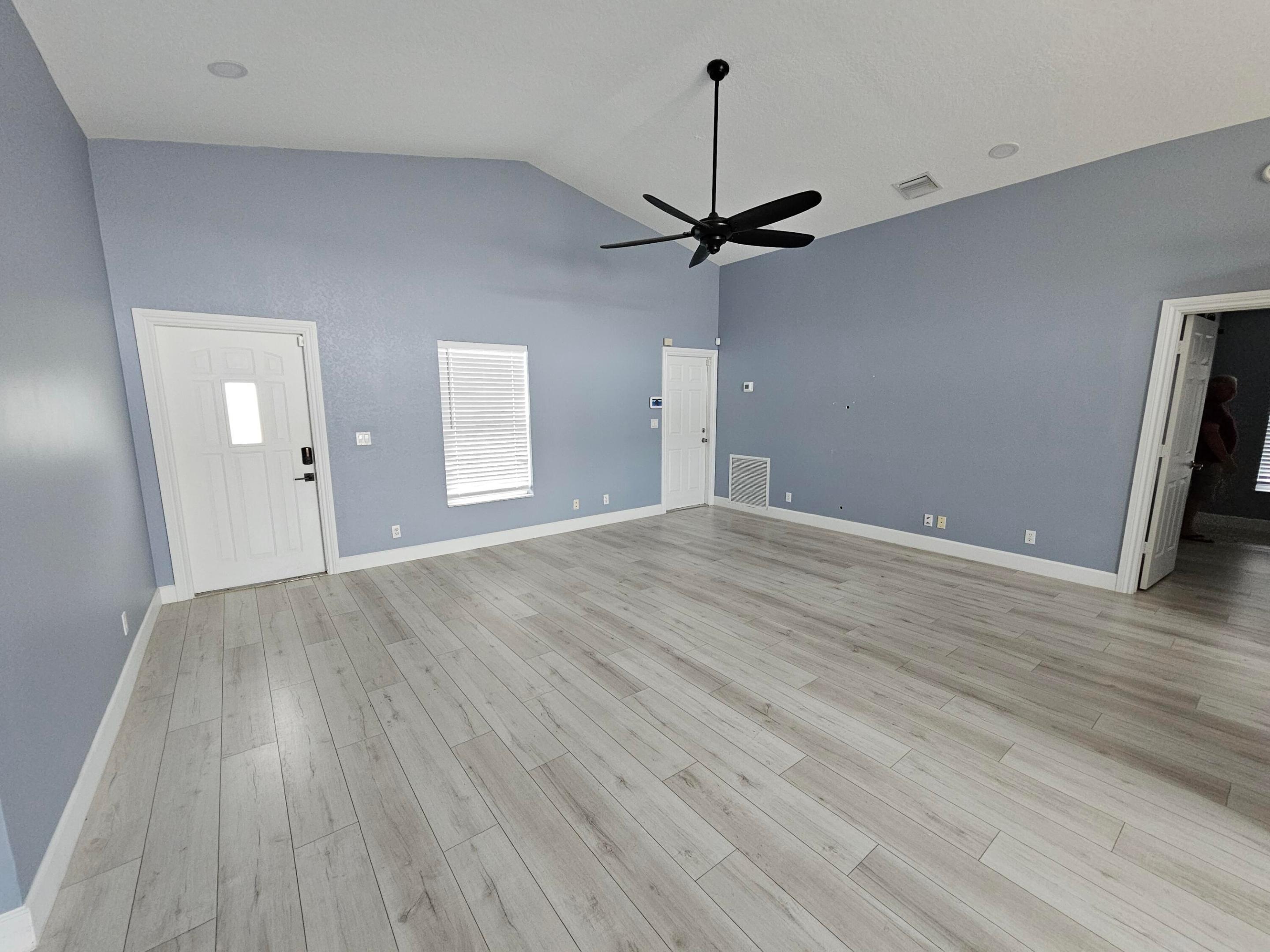 NORTH PALM BEACH HEIGHTS - Residential Lease