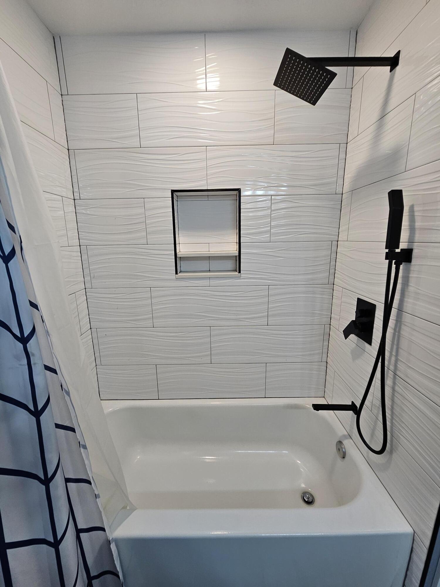 NORTH PALM BEACH HEIGHTS - Residential Lease