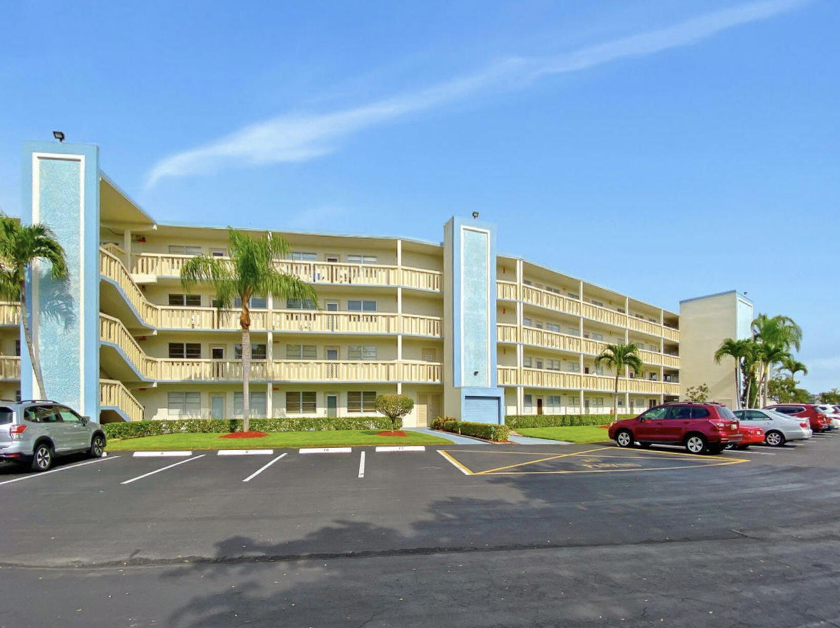 AINSLIE AT CENTURY VILLAGE CONDO - Residential
