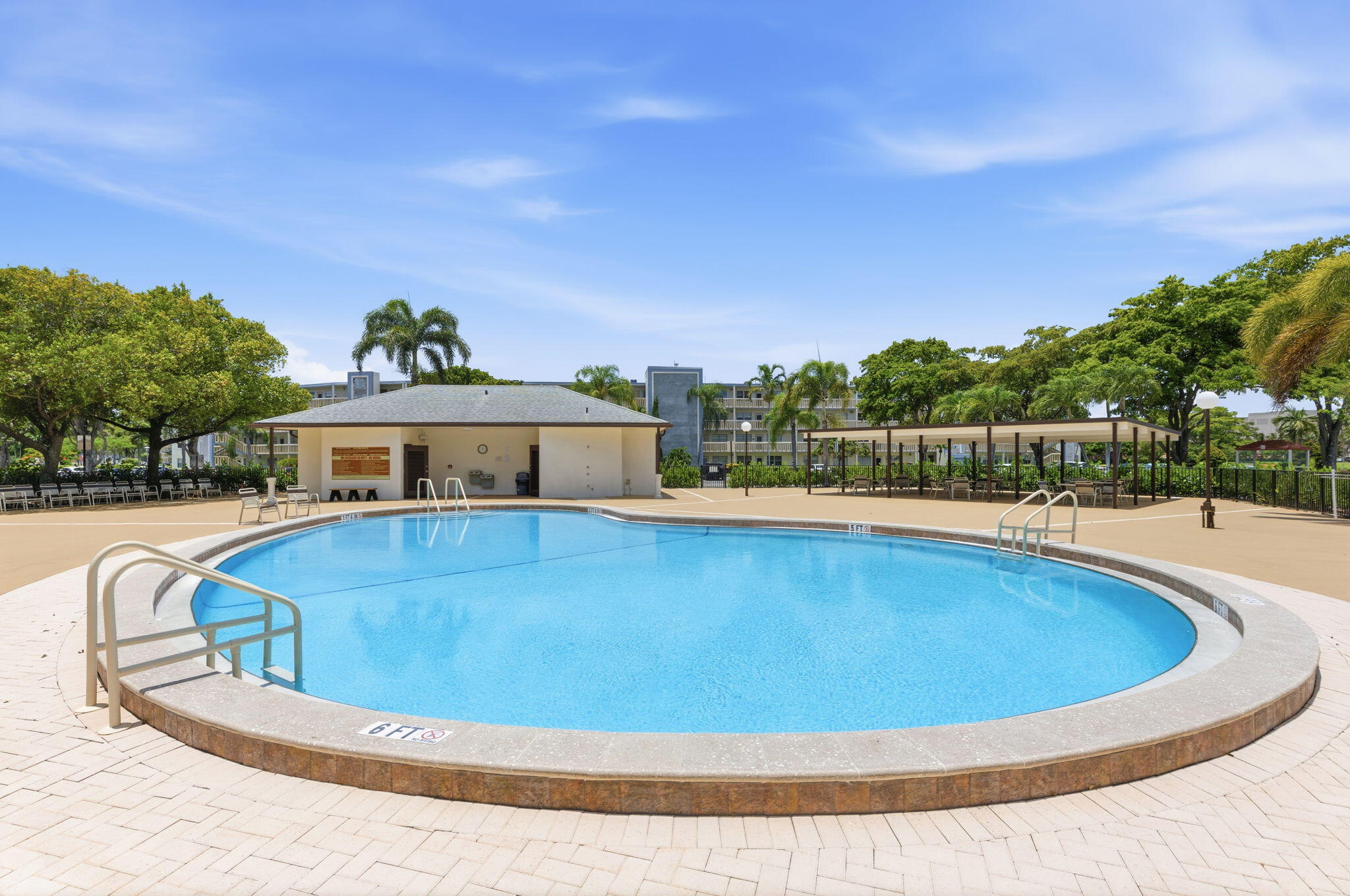 AINSLIE AT CENTURY VILLAGE CONDO - Residential