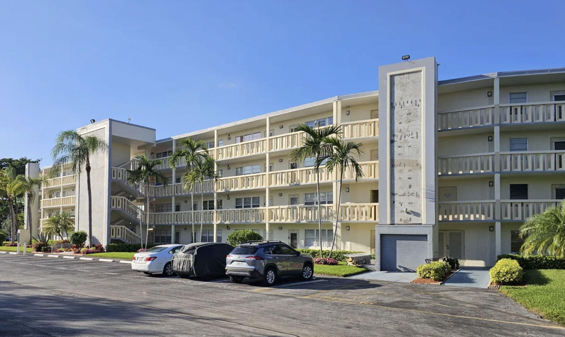 AINSLIE AT CENTURY VILLAGE CONDO - Residential