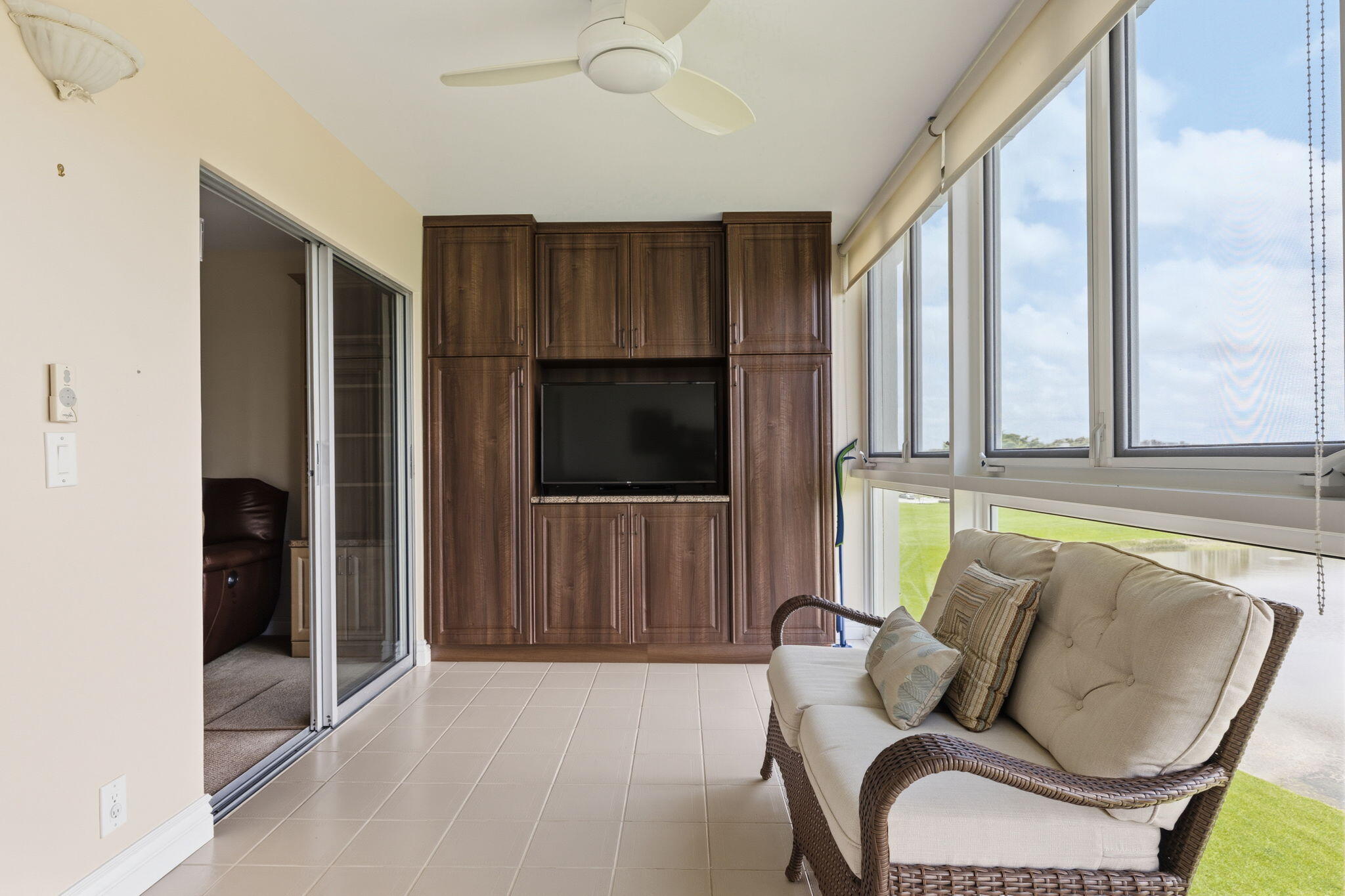 AINSLIE AT CENTURY VILLAGE CONDO - Residential