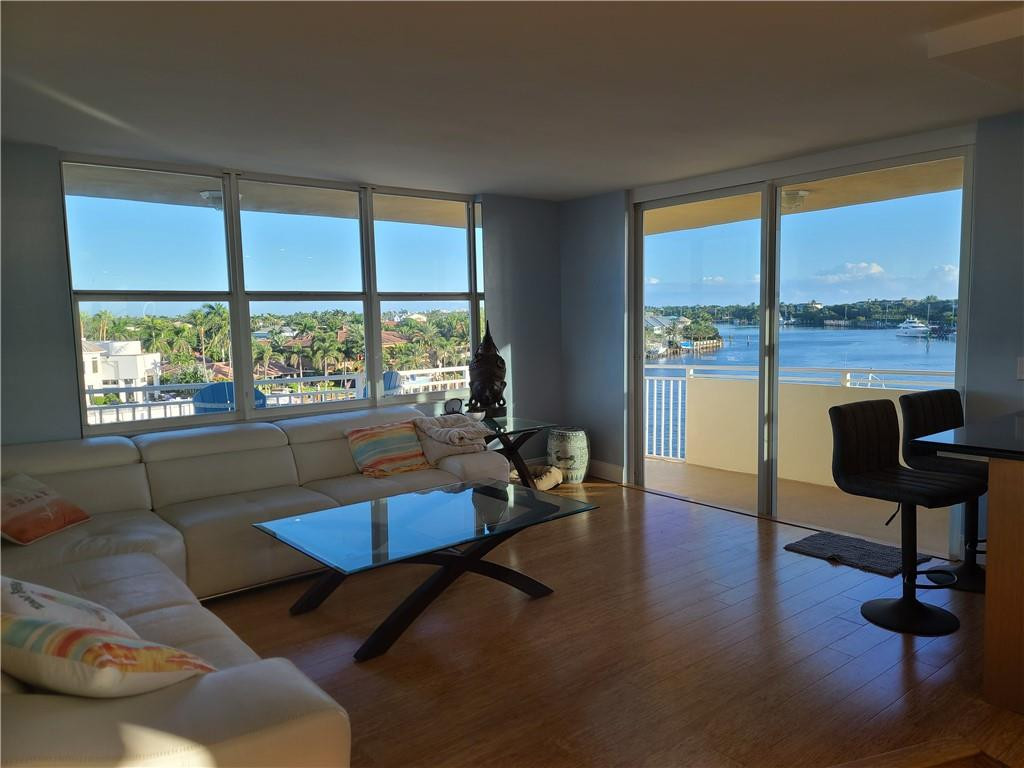 HILLSBORO LIGHT TOWERS - Residential