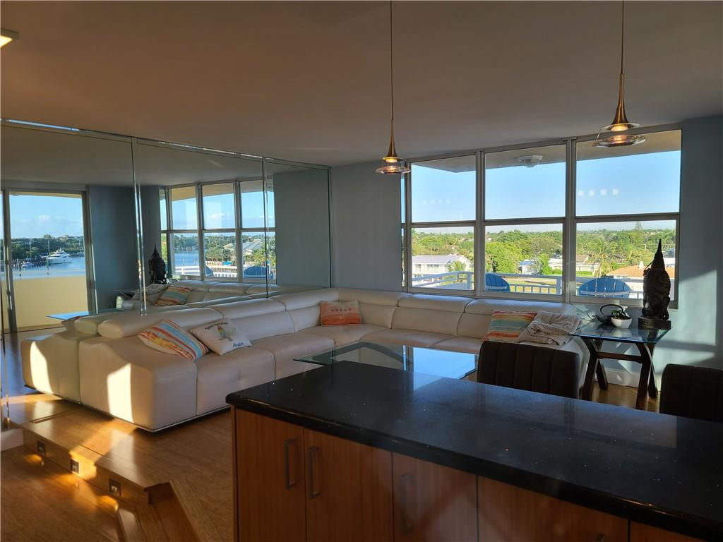 HILLSBORO LIGHT TOWERS - Residential