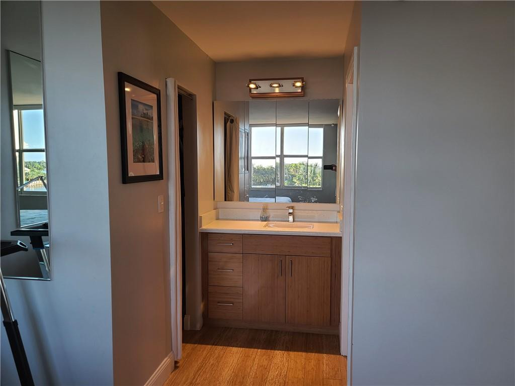 HILLSBORO LIGHT TOWERS - Residential