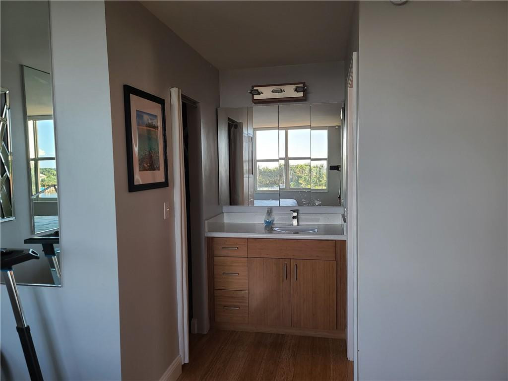 HILLSBORO LIGHT TOWERS - Residential