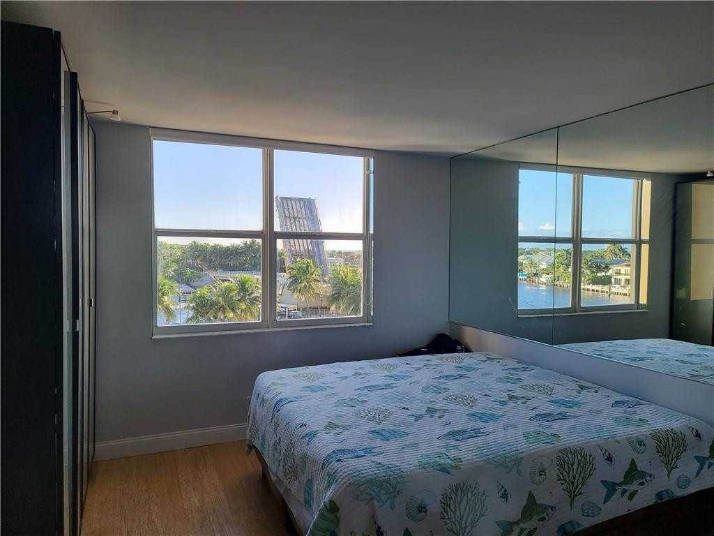HILLSBORO LIGHT TOWERS - Residential