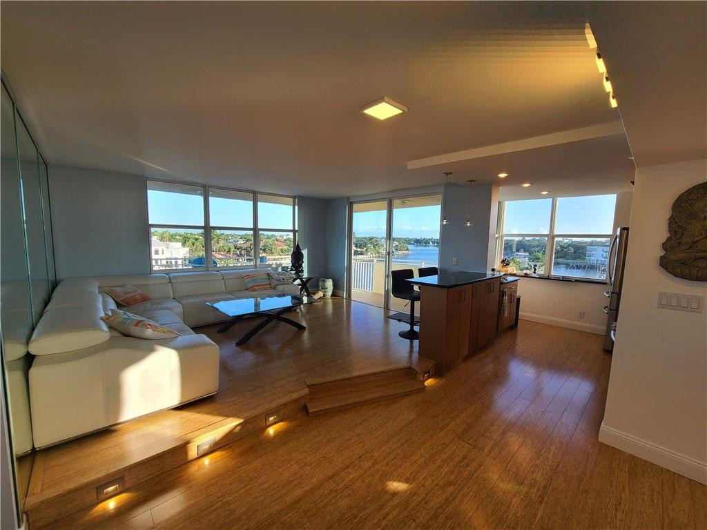 HILLSBORO LIGHT TOWERS - Residential