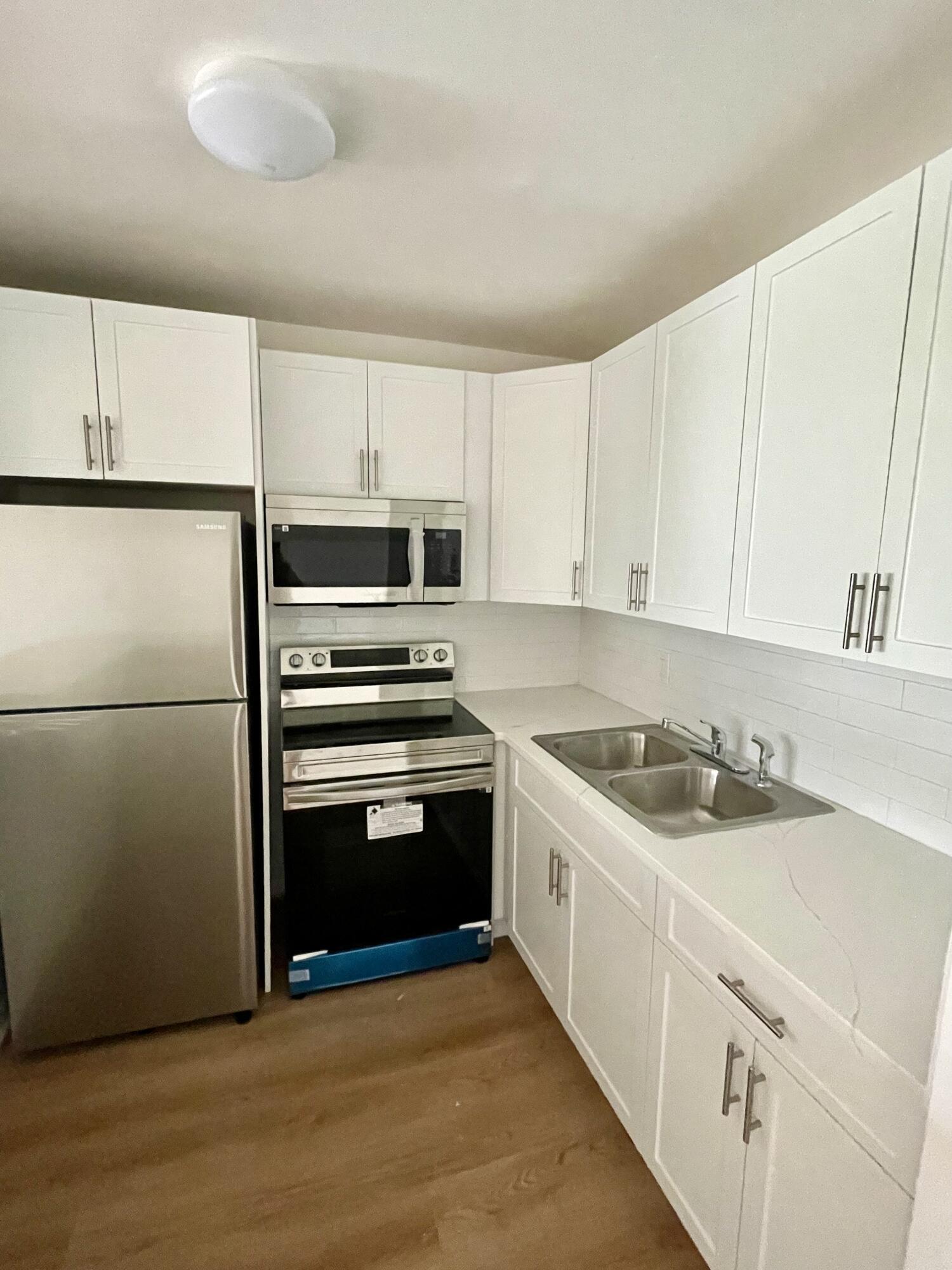 EASTHAMPTON CONDO - Residential Lease