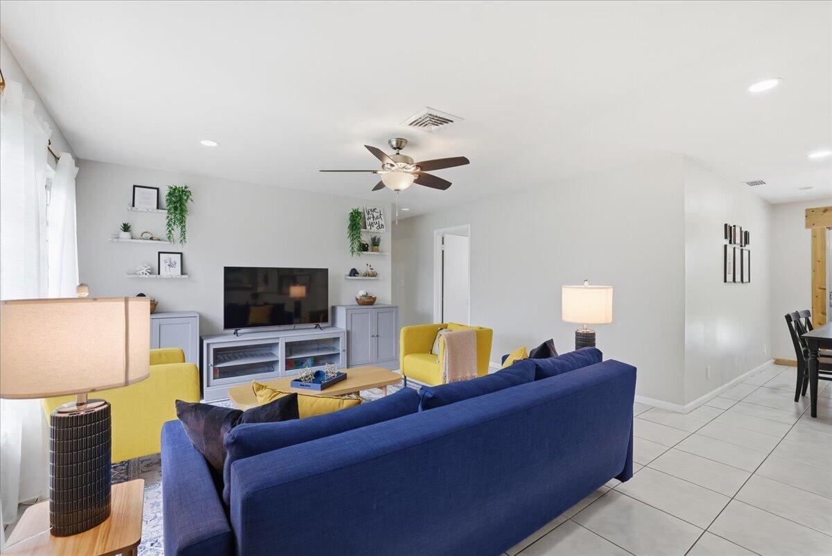 COUNTRY CLUB VILLAGE SEC A - Residential