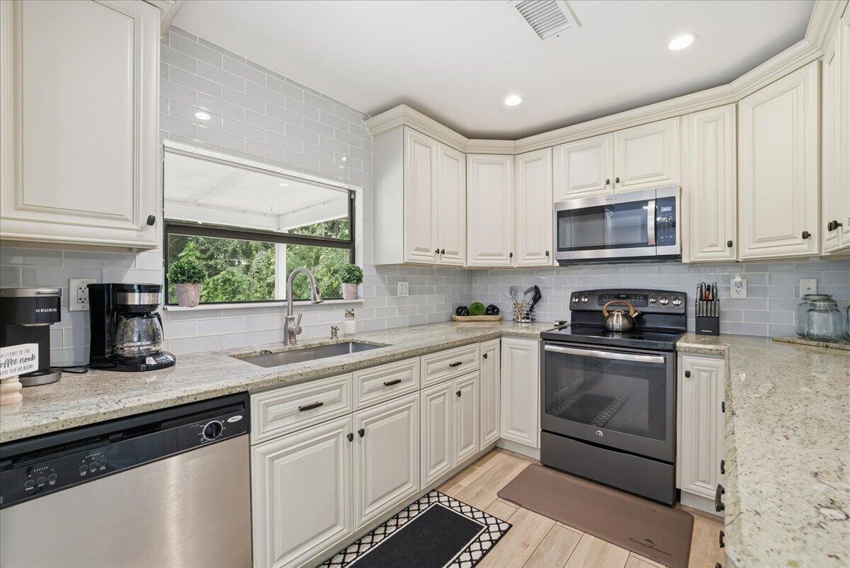 COUNTRY CLUB VILLAGE SEC A - Residential