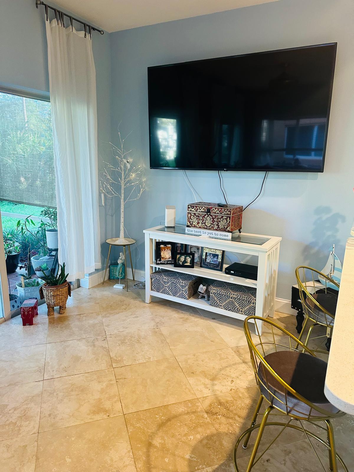 CASTLE PINES CONDOMINIUM - Residential Lease