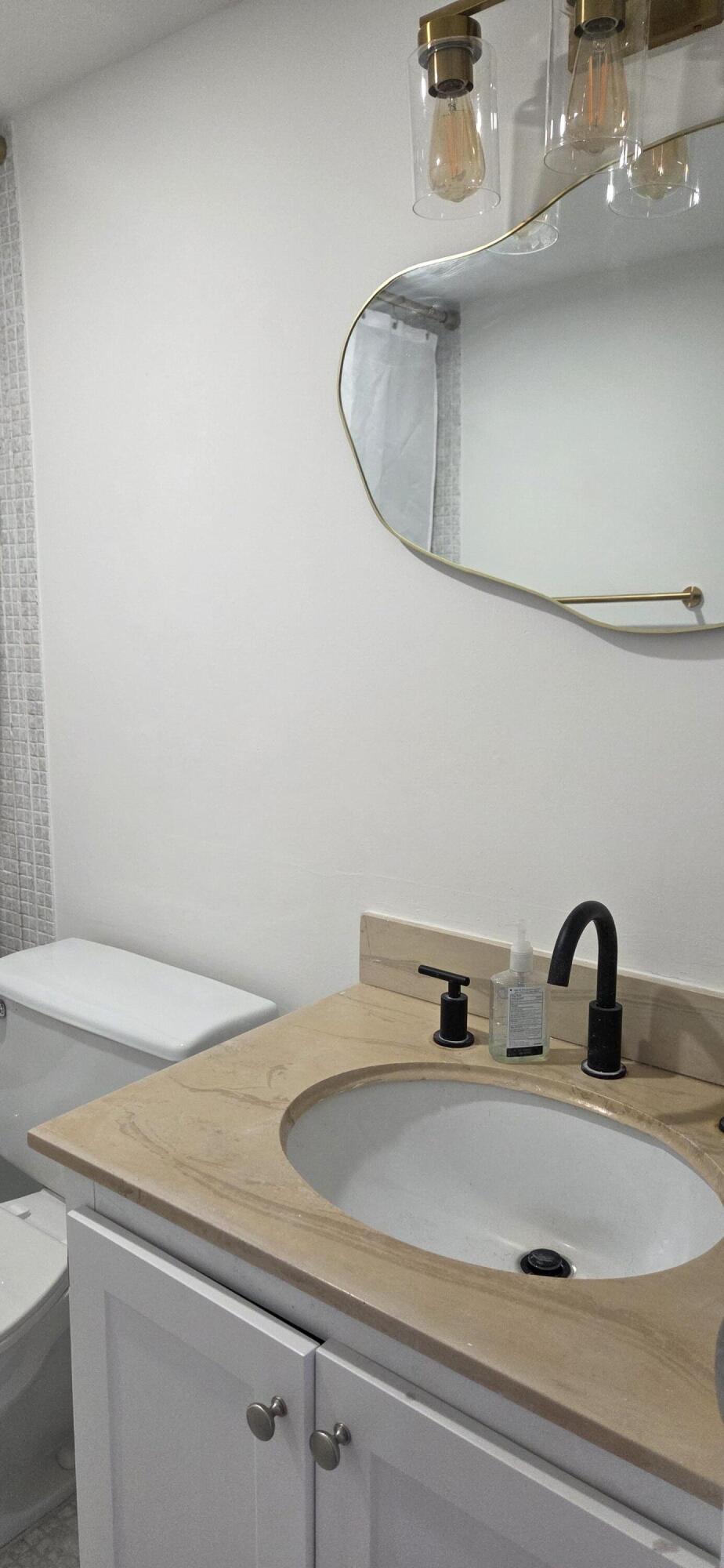 HEMISPHERES CONDO - Residential Lease