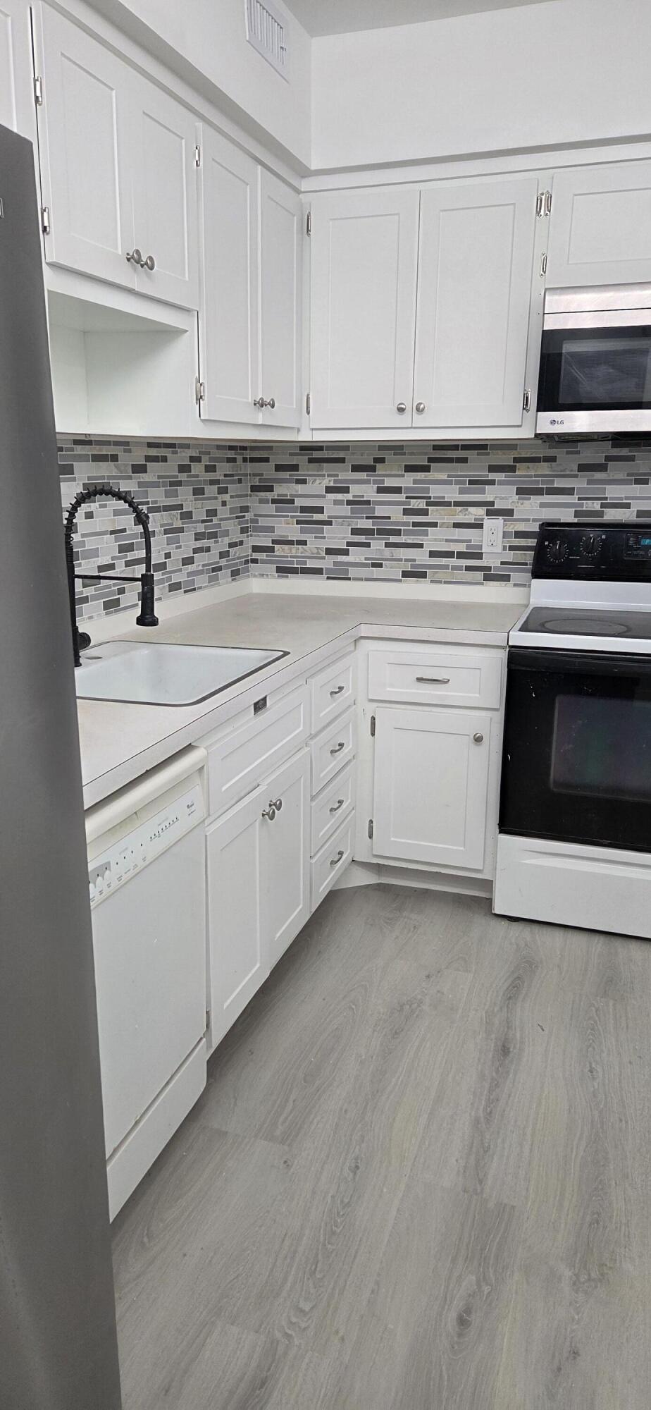 HEMISPHERES CONDO - Residential Lease