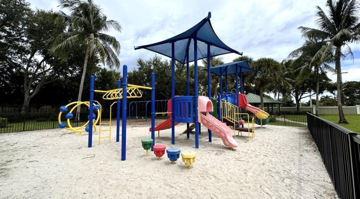 PALMYRA ESTATES - Residential
