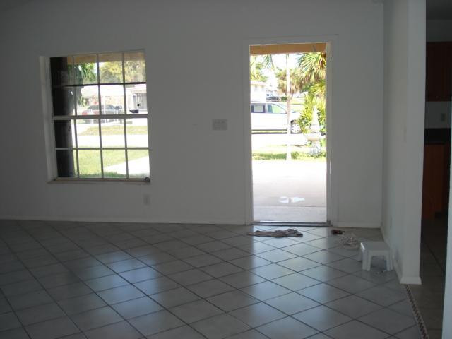 HUNTERS MANOR - Residential Lease