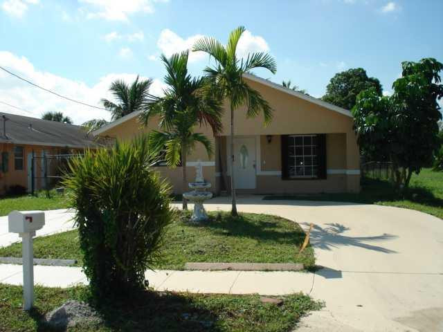 HUNTERS MANOR - Residential Lease