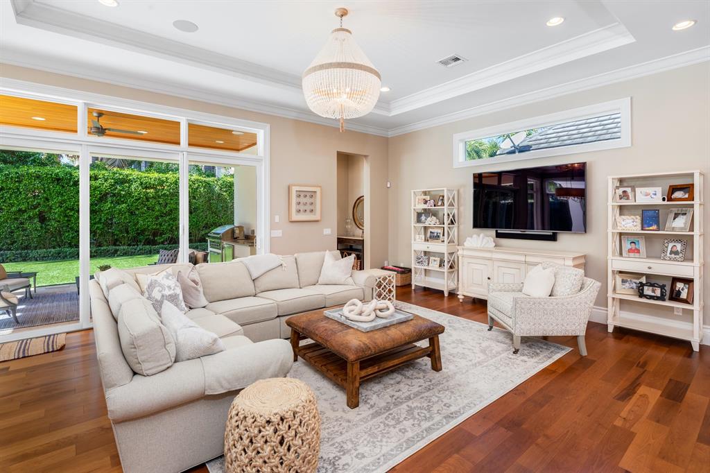 ROYAL PALM YACHT & COUNTRY CLUB - Residential