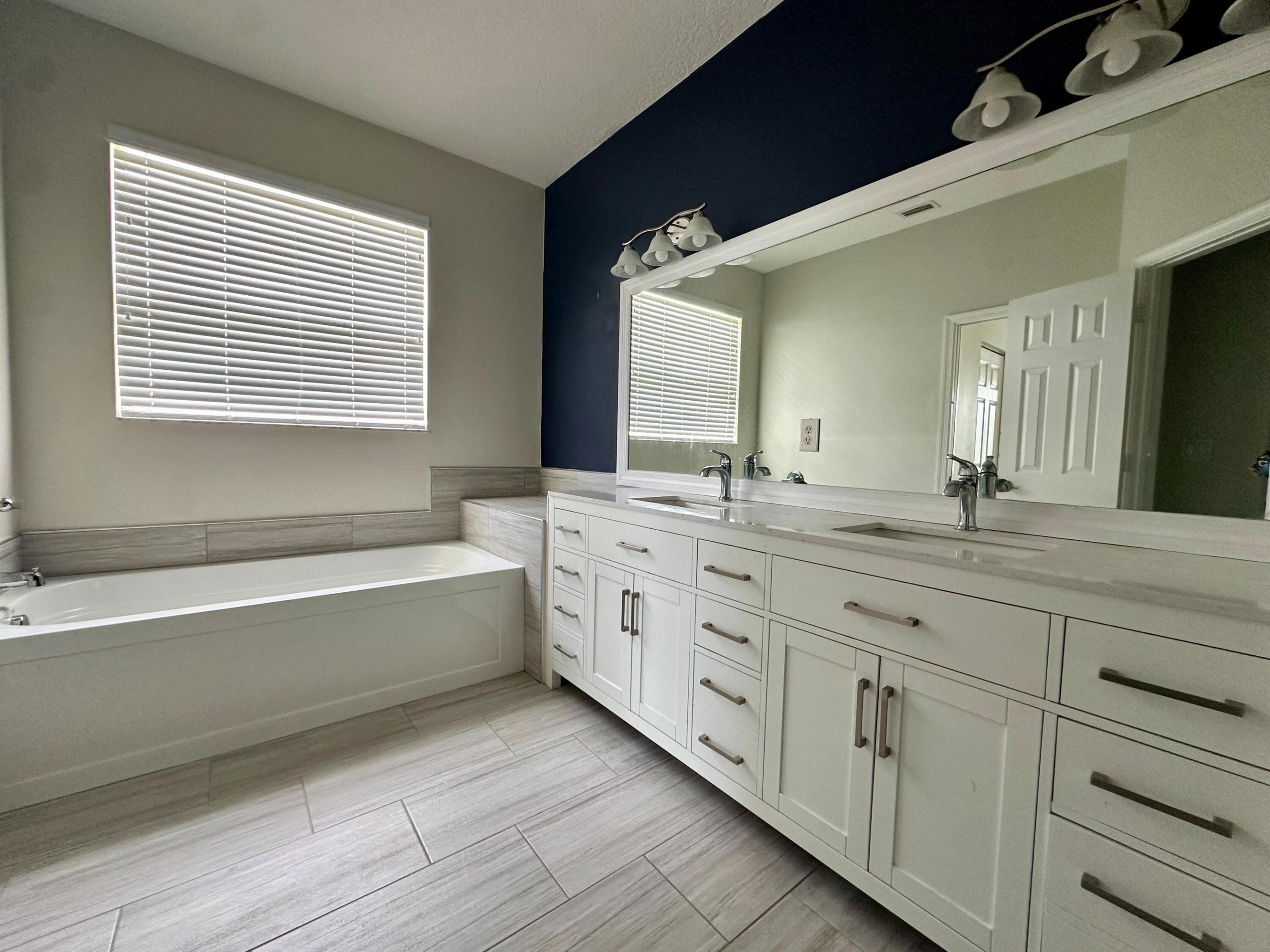 EMERALD ESTATES SUB - Residential