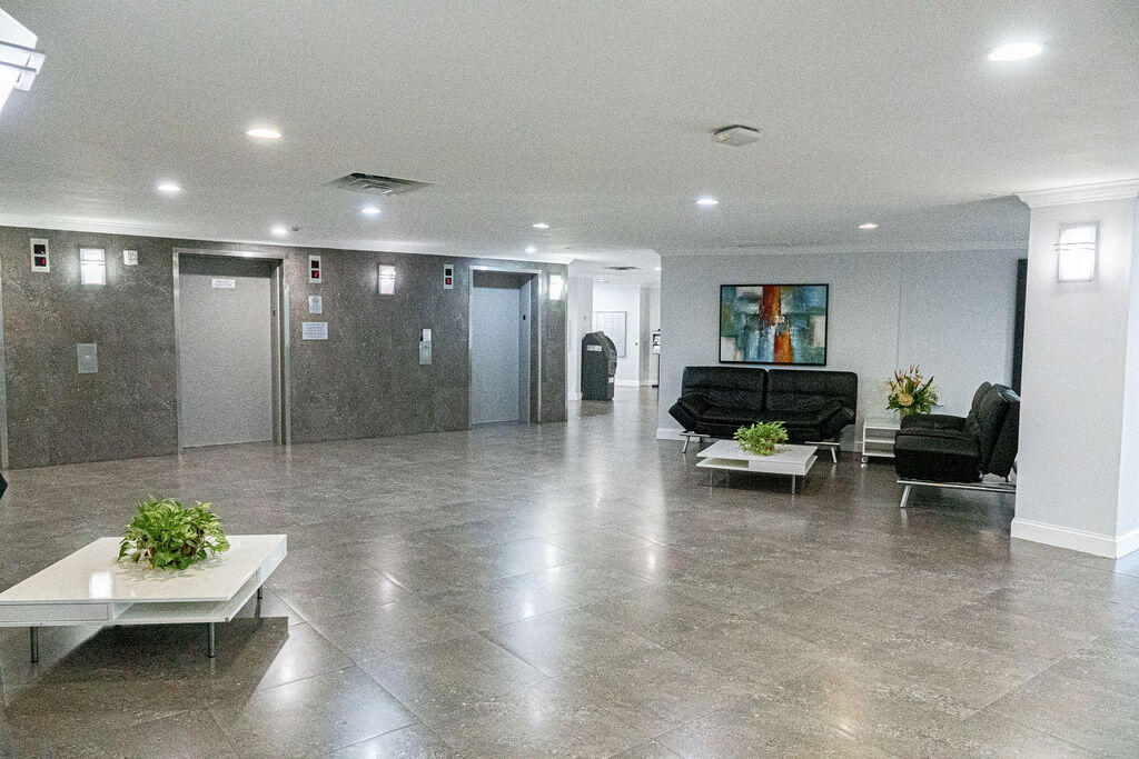 200 LESLIE CONDO - Residential