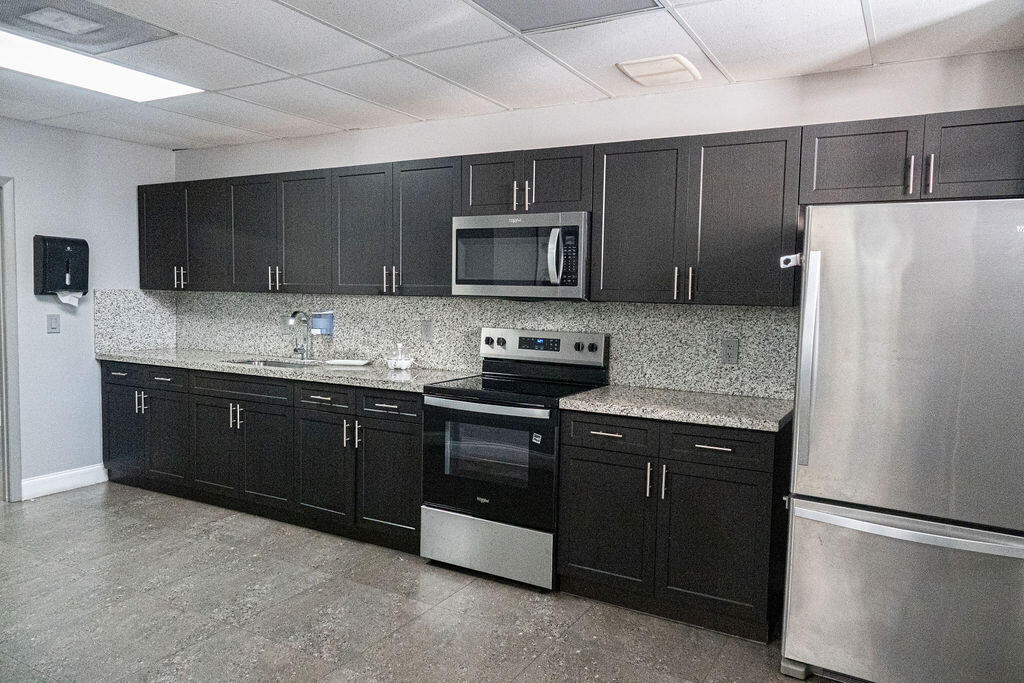 200 LESLIE CONDO - Residential