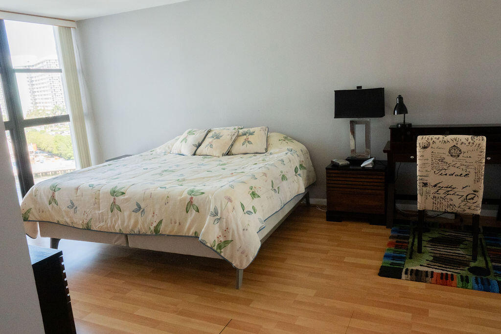 200 LESLIE CONDO - Residential