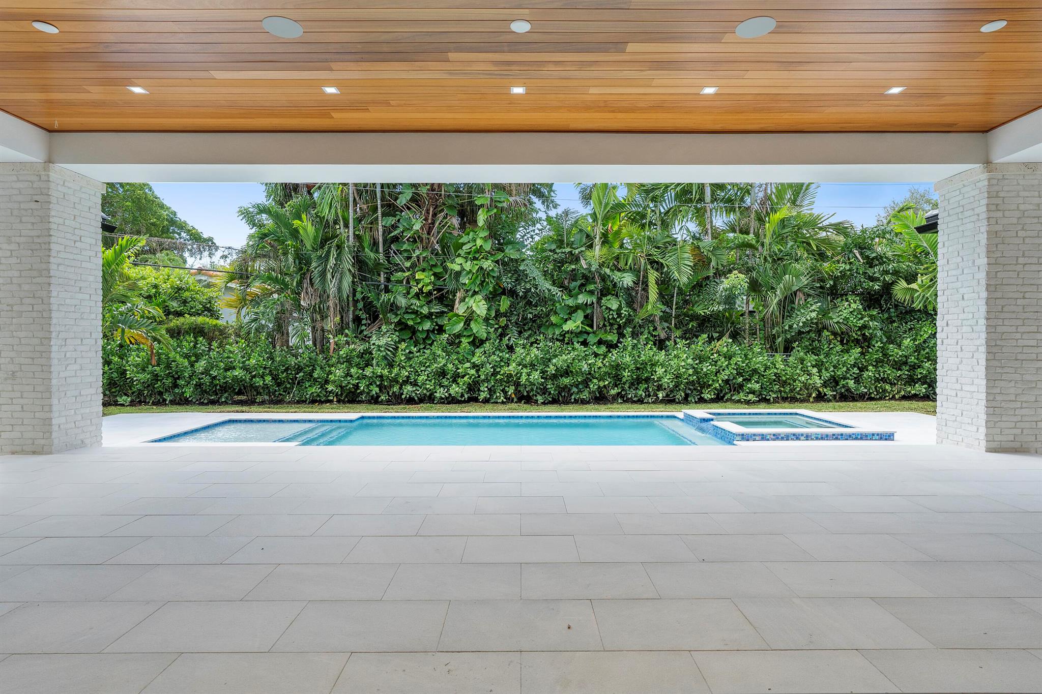 CORAL GABLES RIVIERA SEC 11 REV - Residential