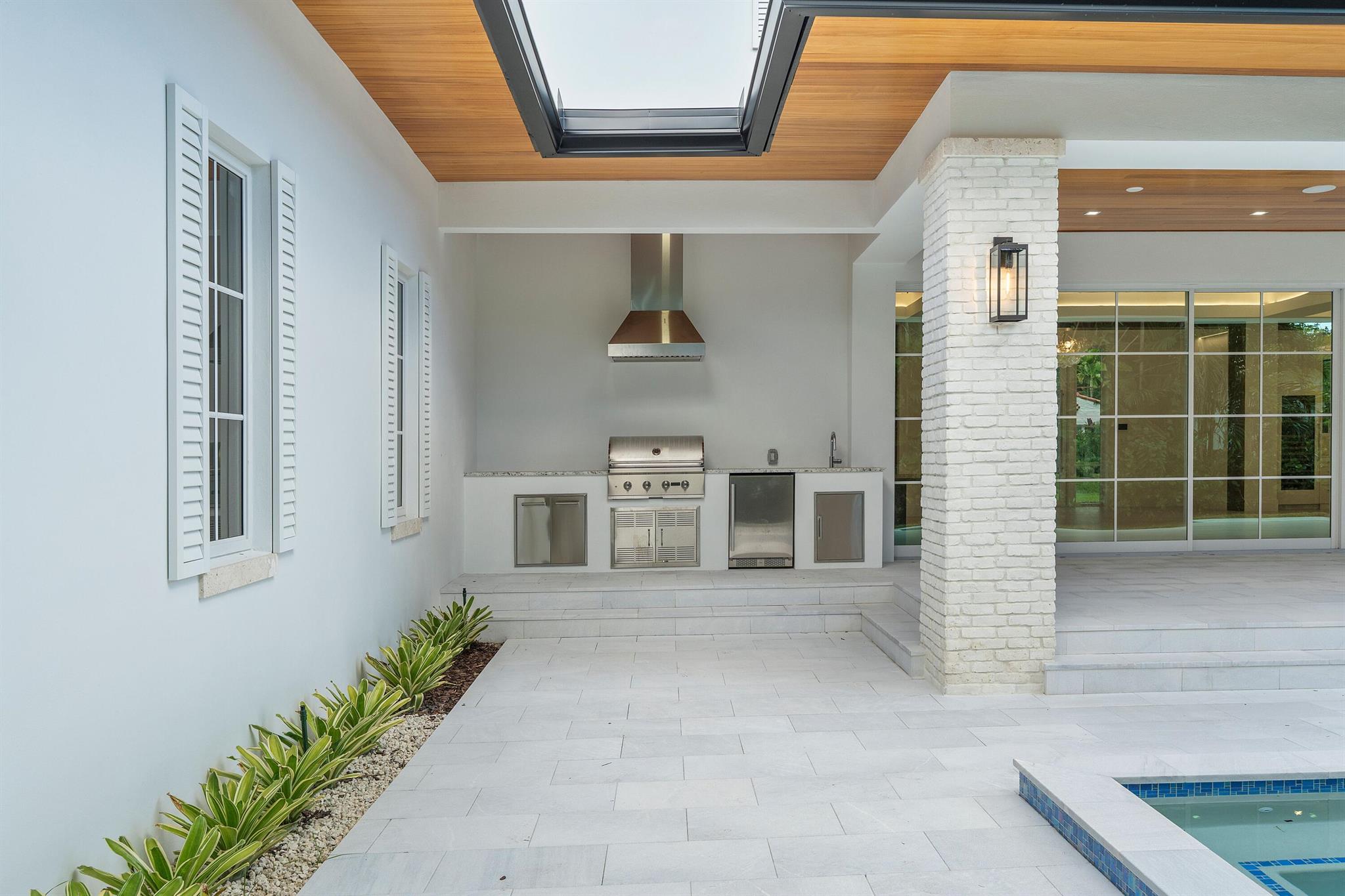 CORAL GABLES RIVIERA SEC 11 REV - Residential
