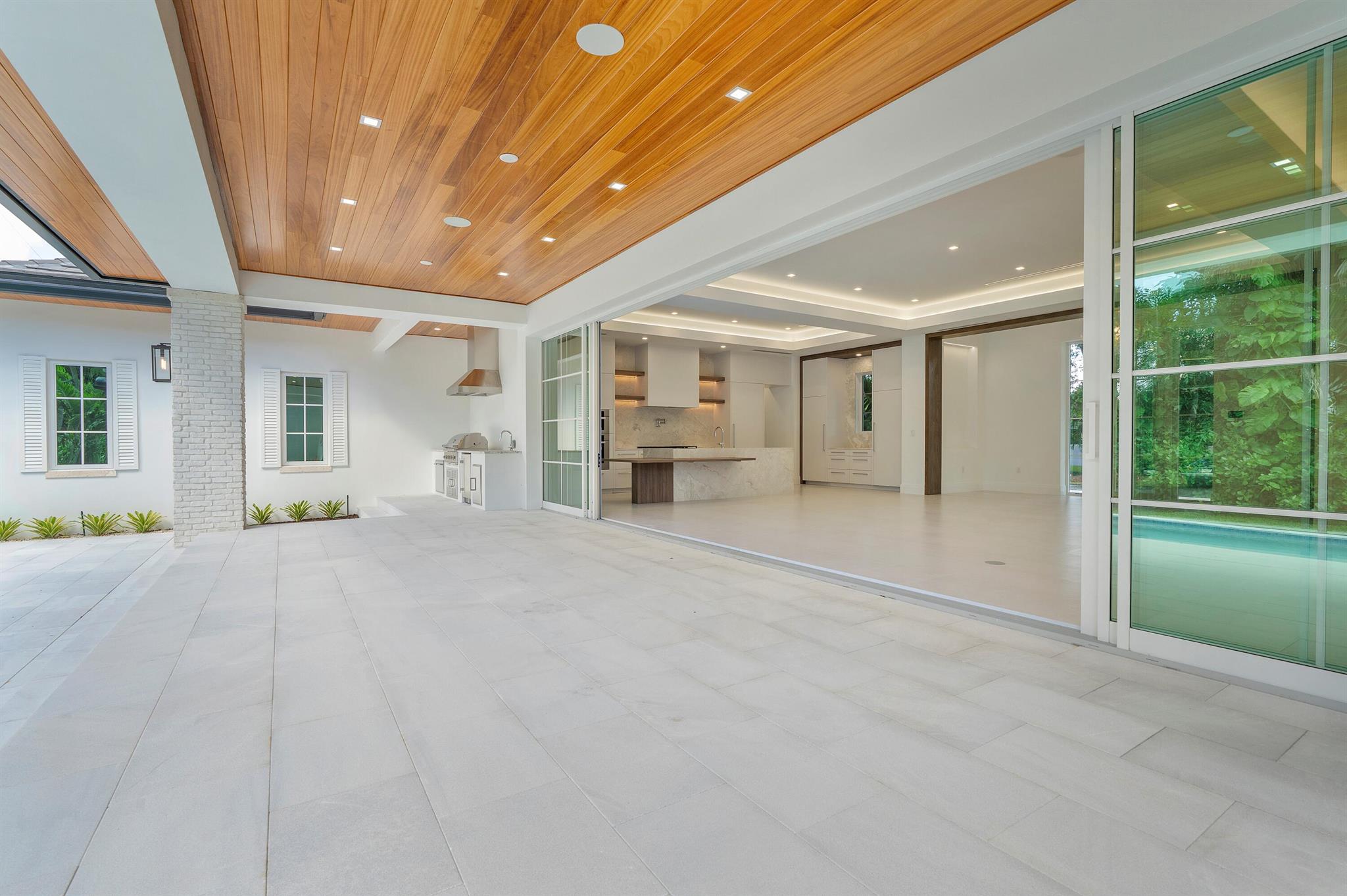 CORAL GABLES RIVIERA SEC 11 REV - Residential