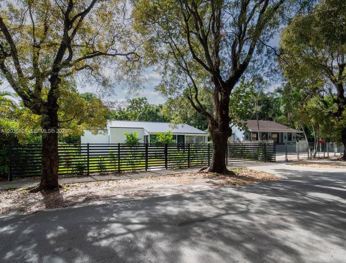 HILLS TRAIL GROVE - Residential Lease
