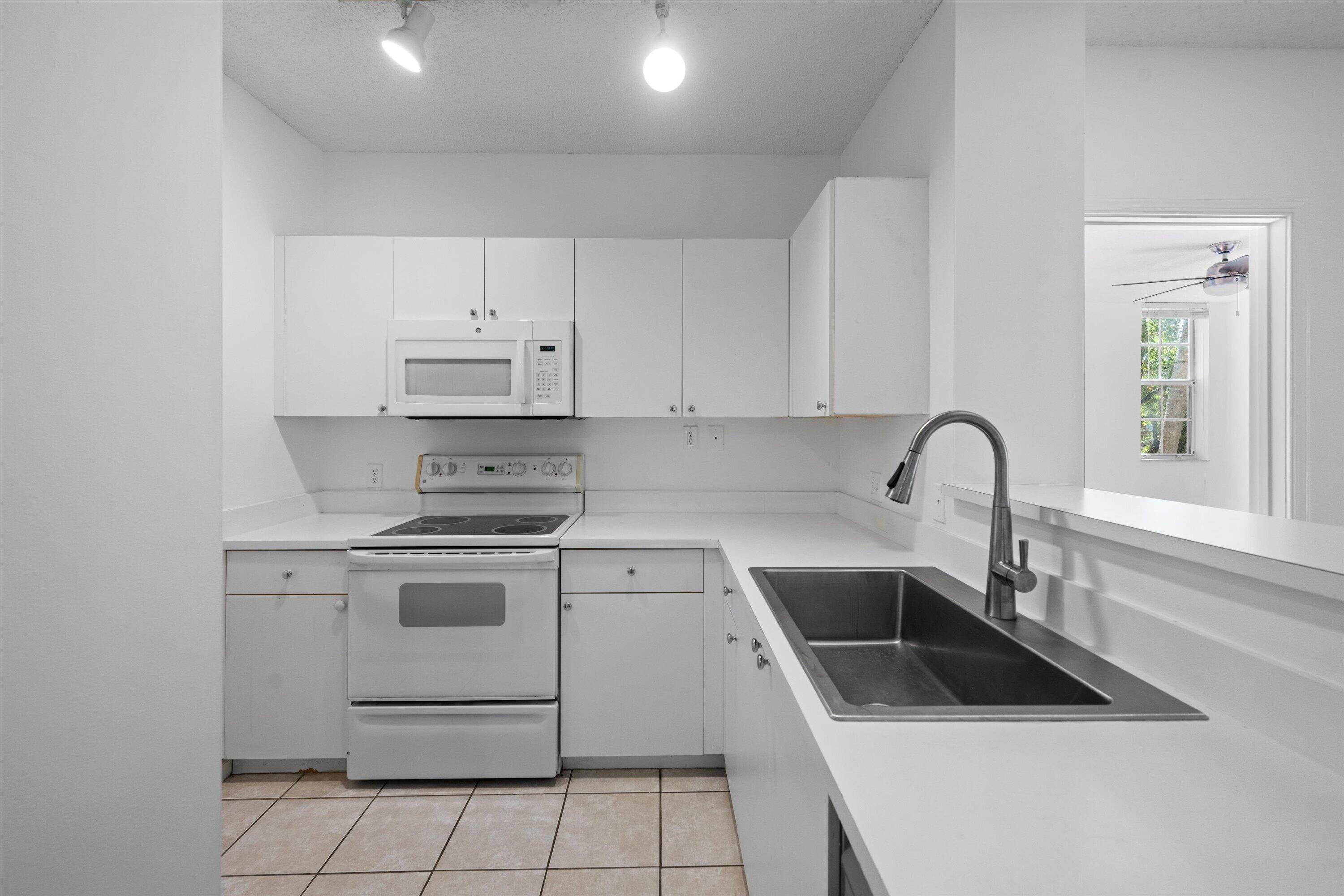 ST ANDREWS AT POLO CLUB CONDO - Residential