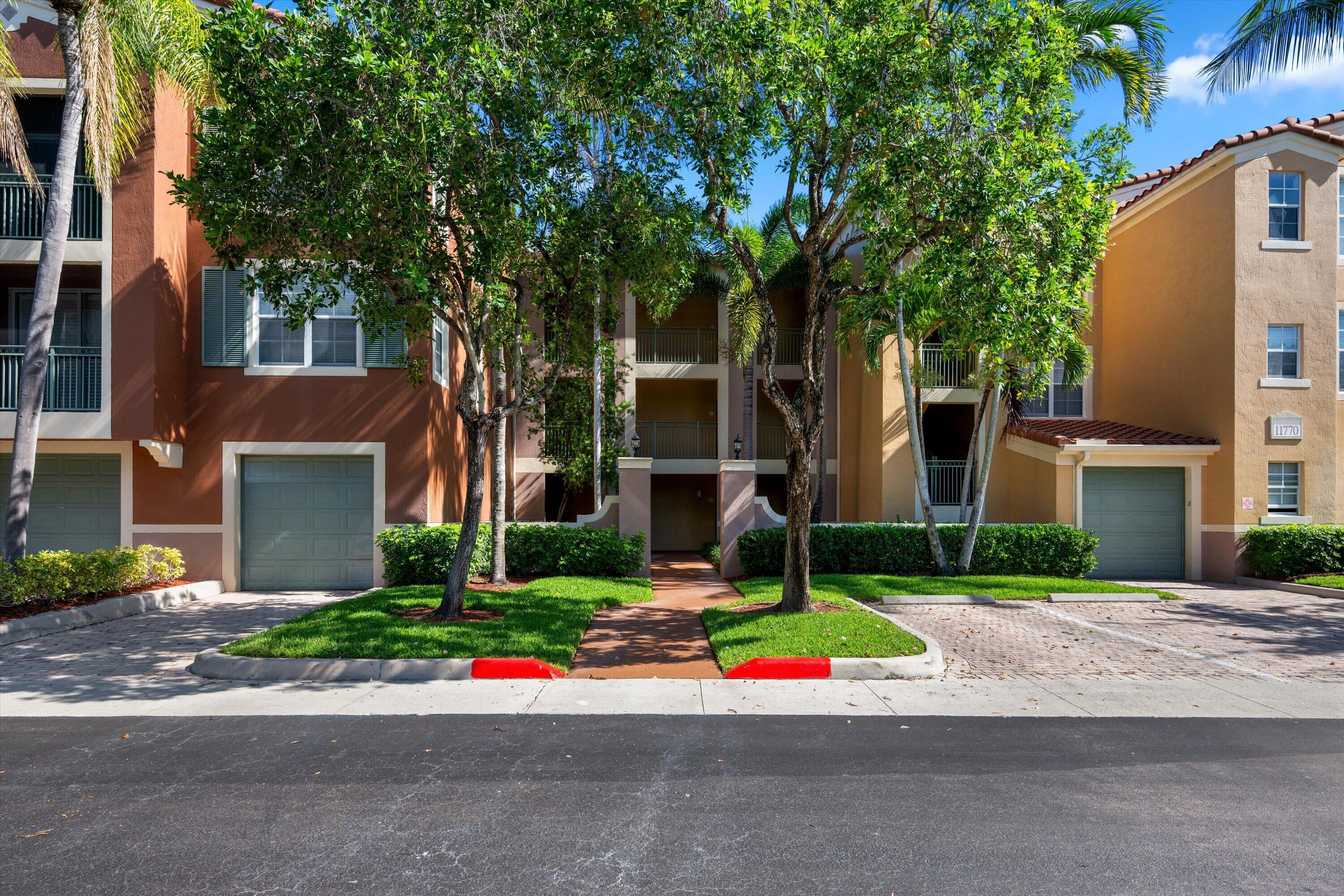 ST ANDREWS AT POLO CLUB CONDO - Residential