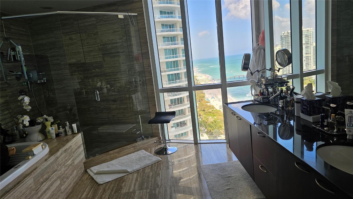 Trump Tower - Residential