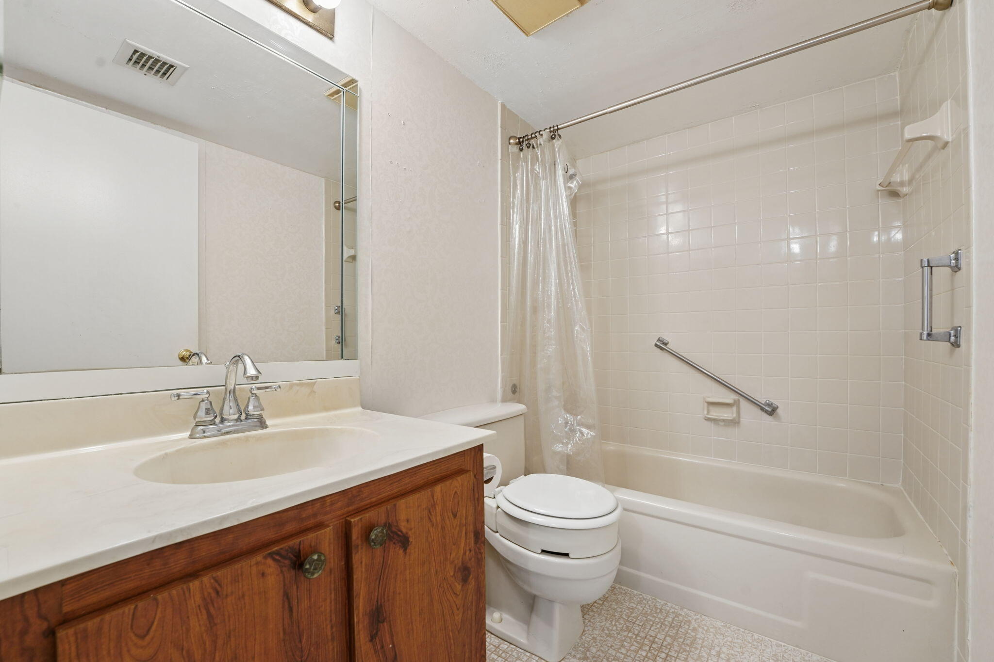 PALM LAKES CONDO - Residential