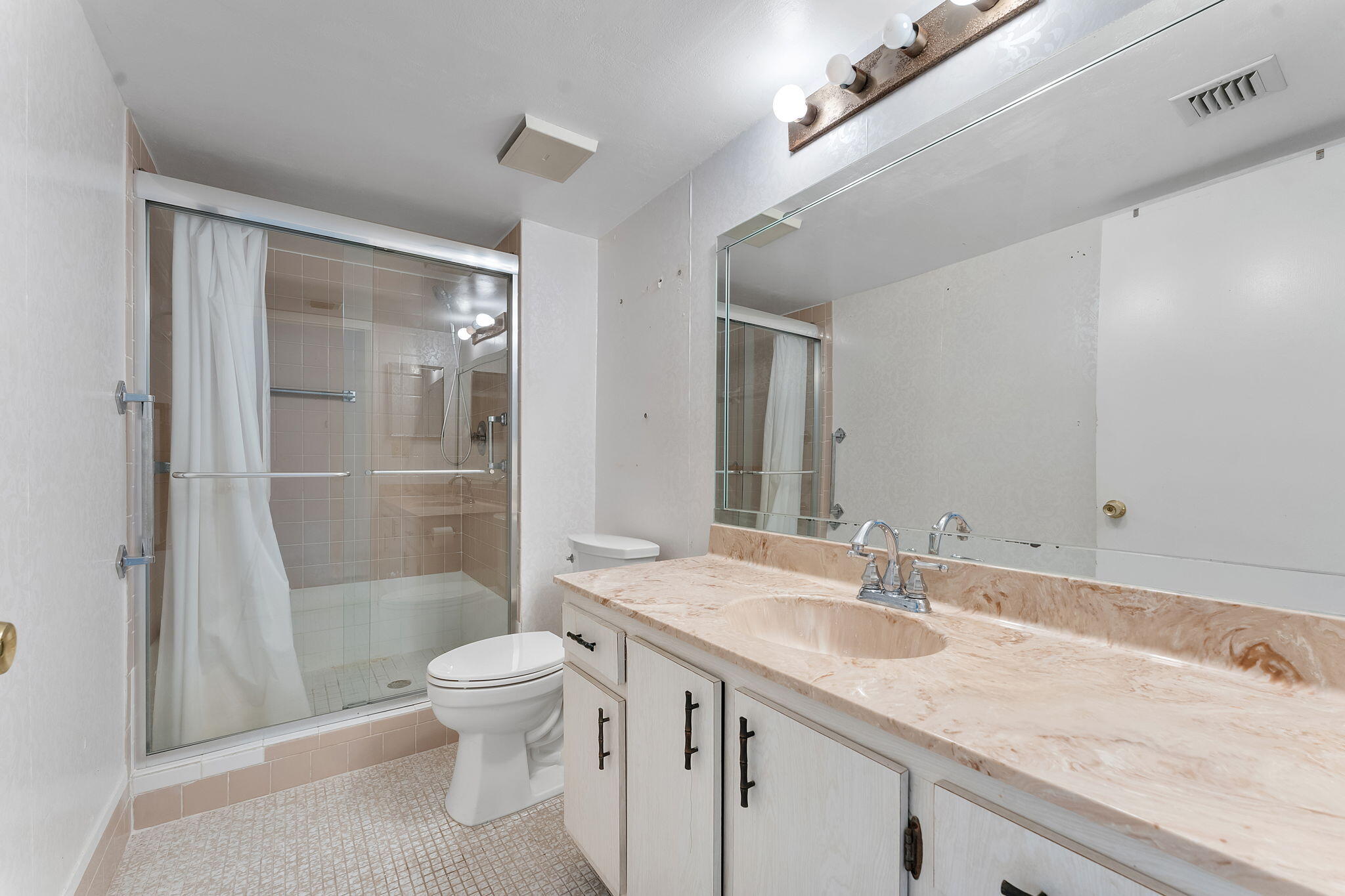 PALM LAKES CONDO - Residential