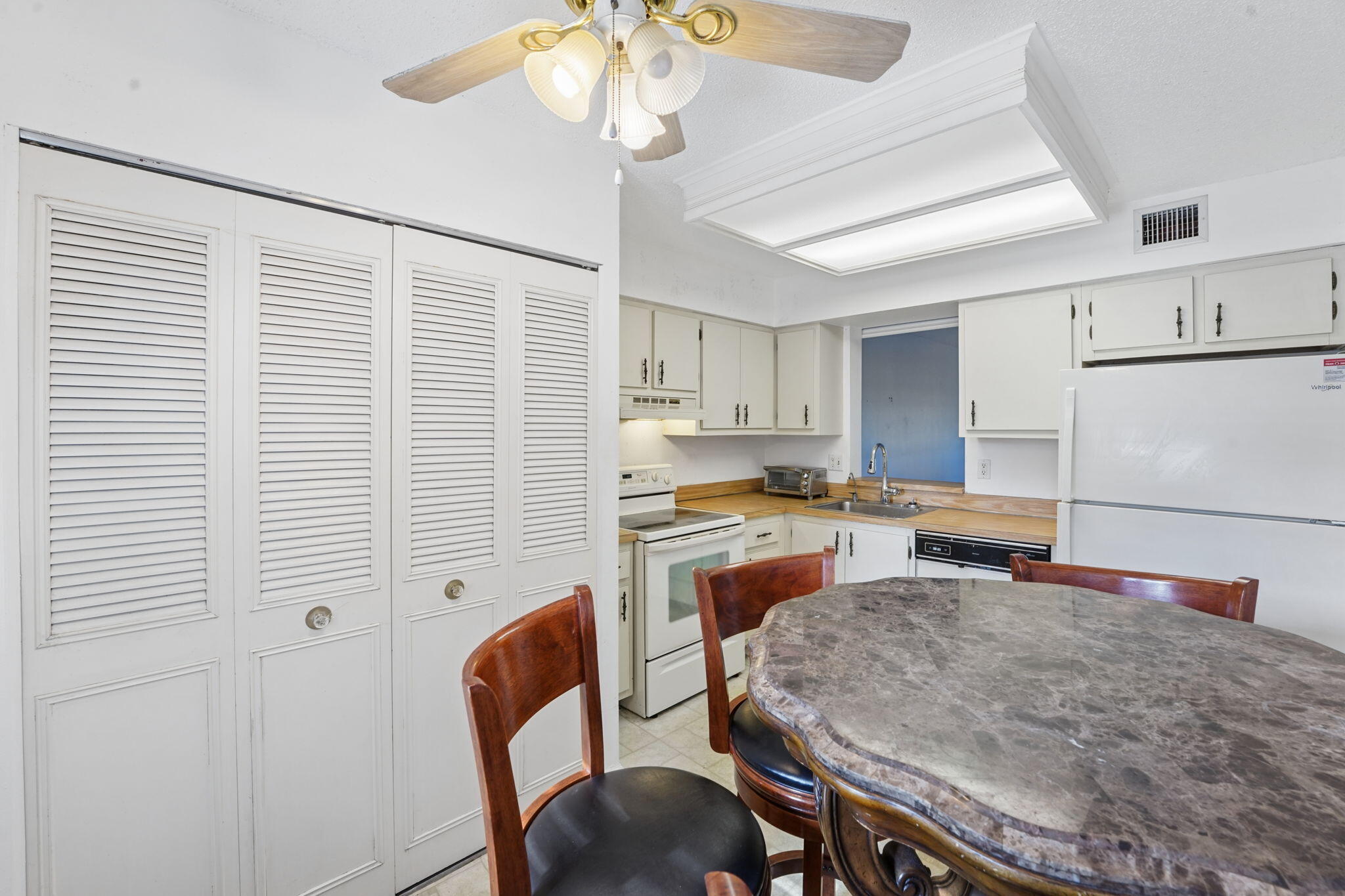 PALM LAKES CONDO - Residential