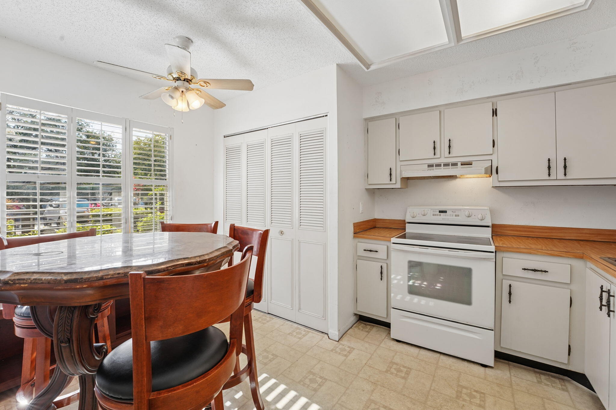 PALM LAKES CONDO - Residential