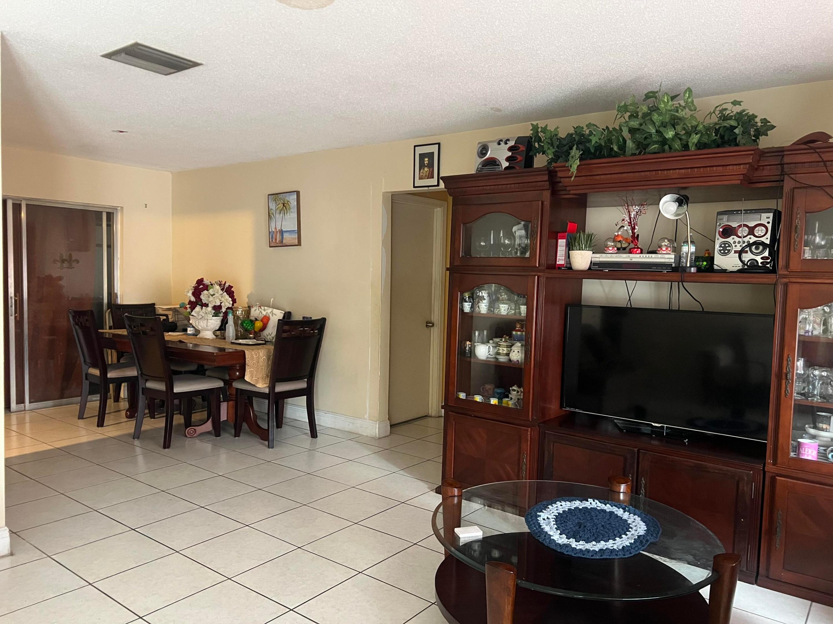 MAINLANDS OF TAMARAC LAKES - Residential